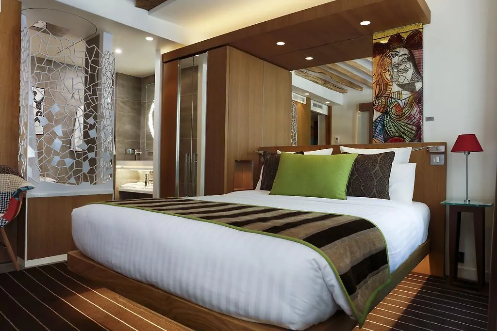 ****  Select Hotel Paris France